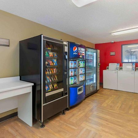 Extended Stay America Select Suites - Greensboro - Wendover Ave - Big Tree Way Exterior photo