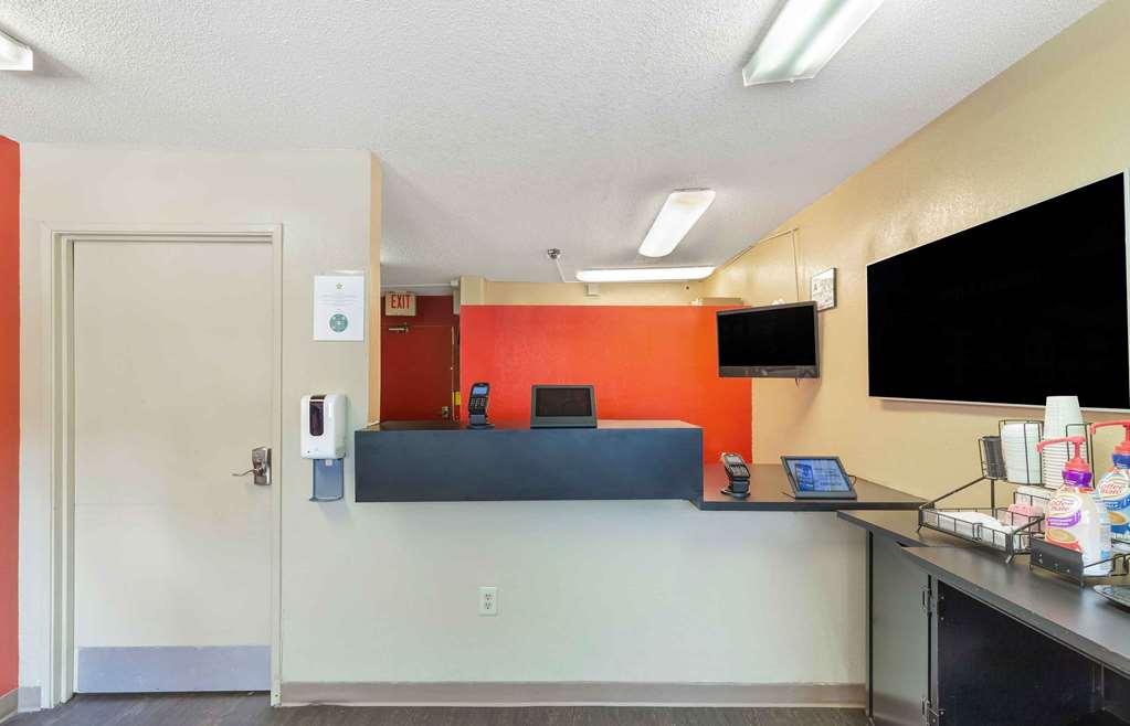 Extended Stay America Select Suites - Greensboro - Wendover Ave - Big Tree Way Interior photo