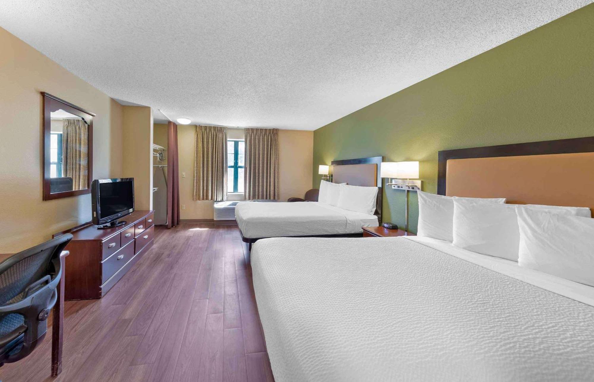 Extended Stay America Select Suites - Greensboro - Wendover Ave - Big Tree Way Exterior photo