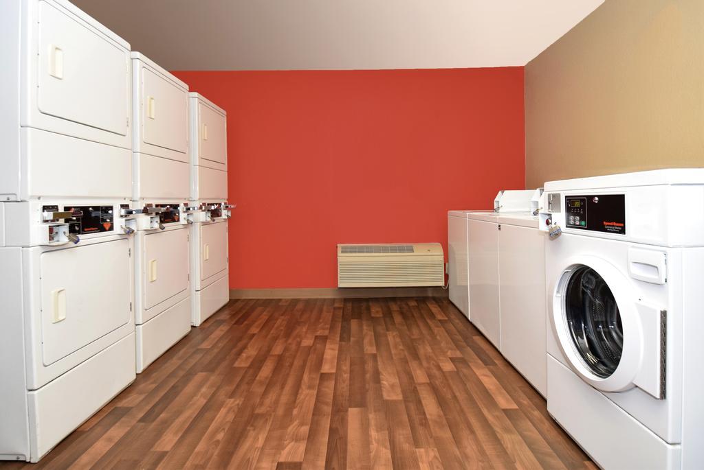 Extended Stay America Select Suites - Greensboro - Wendover Ave - Big Tree Way Exterior photo