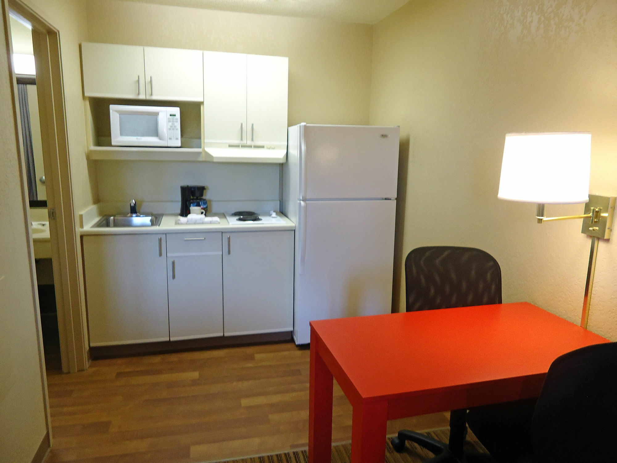 Extended Stay America Select Suites - Greensboro - Wendover Ave - Big Tree Way Exterior photo